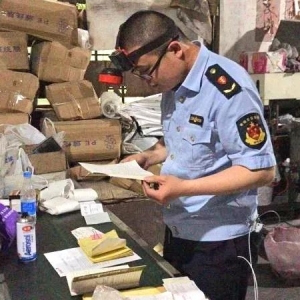 ��ꎲ�@һ���rֵ��280�fð�ơ�ɫĸ����