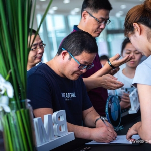 THE 7|��BMW 7ϵ��ꎌ��\(ch��ng)���аl(f��)����(hu��)�A�M��Ļ