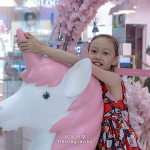 �W��ץ��һ�M������ Ц��������Ů��