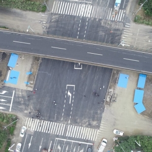 ���£��o�a�߼ܘ�ȷ��F�������·ͨ܇��