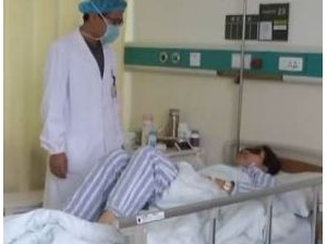 ҹ���@�꣡�@�|����Ȼ��ը��Ů���؂�סԺ...