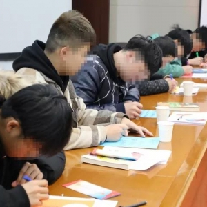 ����@��������δ�����˽��܈F�w�ͽ�