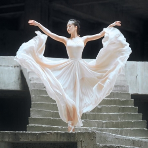 ��^������������zӰ һ���˵İ���