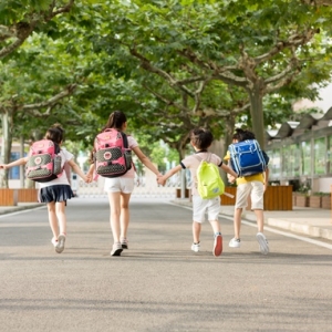 ���ˣ������С�W(xu��)���꼉(j��)4��20���_(k��i)�W(xu��)��