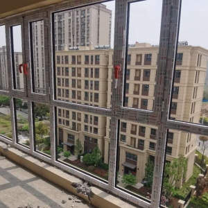 �W���b����ӛ���������@85ƽС�C