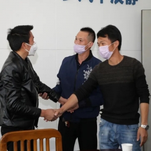 ����ͯͻȻ�������Σ�ڵ�Ϧ �Һ�...