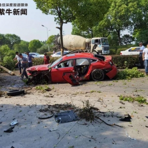 200�f���r(sh��)���ڽ�ꎽ��^�Ⱥ󱻊W�ϱ��Yײ��