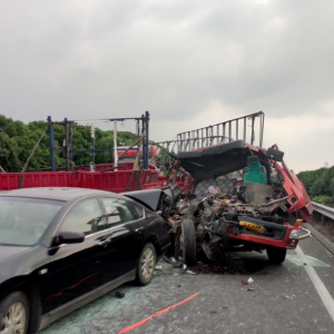 ��܇��ײ��������ڵ��ؽ����ٰl���@һĻ