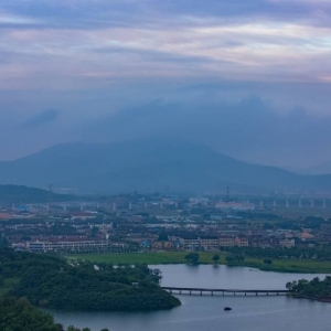 �W�ѷ�����Ƭ�����������Ķ�ɽ