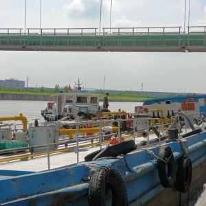 �߶�ؓ؟ �����ˮ�Ͻ�ͨ�̷����ӣ�