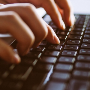 ��ס���һŮ�W�t�󾯷Q�������顱