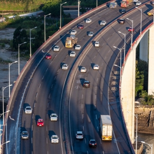 �_�������c���ں͸��ٹ�·���Mͨ��