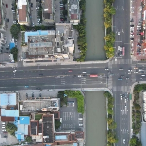 �º����ͽ��Ŀ�������ӣ�