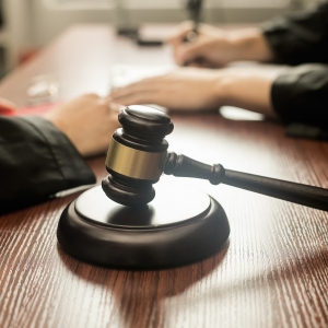 ǰ��������330�f����������uŮ���ķ�����