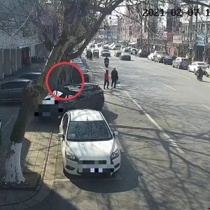 �H����С�r������񾯎�Ⱥ���һ�Ѫ���X