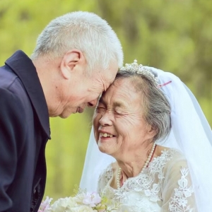 ���L��ĸ�ף�ʼ���Ą� �K�ڰ���