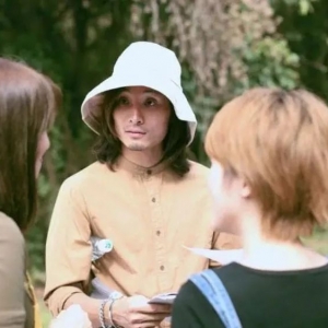 ̫ͻȻ����һλˇ��ȥ�� ��H38�q