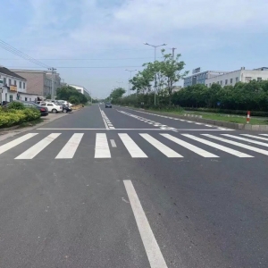 ����@�˂�·�εĽ�ͨ��΢���족���ˣ�