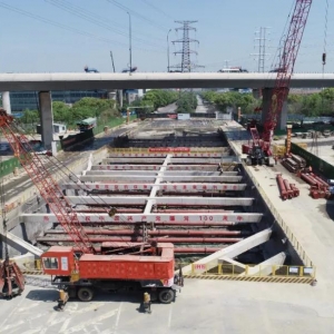 �Lɽ������ٻ����칤�������Mչ��