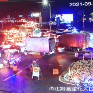 ����ѽ��_ʼ��܇�ˣ�һ�𿴬F���D��