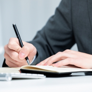 �������ˣ���С�r��4000�ֹ�������