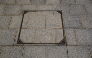 �²ۣ�·�ϵ���ˮ�����w����һ����ɫ