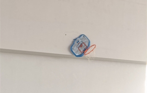 �@�@�����ǰ���b�ã�ǰ���콛(j��ng)�^�Ͱl(f��)�F(xi��n)һ���]�ˣ�һ������