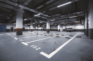 �ߘ���Fվ�к�ͣ܇��λ�Æ�����ͣ�������F���°�