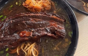 �Ϻ��У������ڴ��С��͞��˳�����