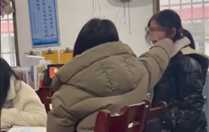 �ع�W������R���ώ��ɱ��WУ���{�����ػؑ�