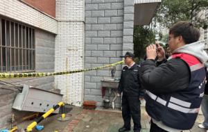 ���һ˾�Cײ����Ȼ��ܵ����lй©���Y��......