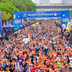 2024�����R���󔵓����ˣ�