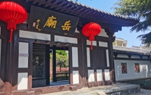 ���ݽ^��ȥ̎��һ�����w��Ӣ�۱�ɫ