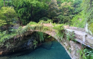 �|�ϵ�һɽ�򿨣����Lһ�ӵĎrʯ������^