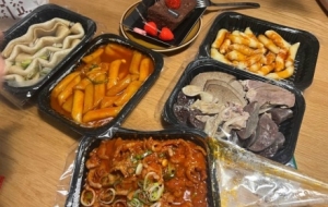 �W�ѷ�������������n�ϣ�,ÿһ���˶��óԣ�̫���^��