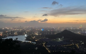 ���ƶ����϶�ɽ�ѽ��ҹ���M���۵�