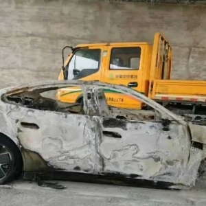 3��������С��ͨ��SU7������ײ��ȼ��r