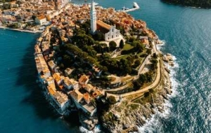 ����ÿ���D(zhu��n)�Ƕ��ǲ�ɫä�У��������춼���Ĳ����@Ƭ��ɫ��