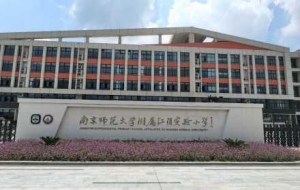 �@���W(xu��)У��9���_�W(xu��)��