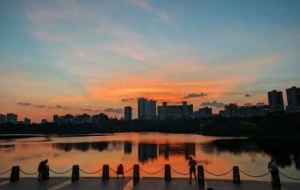 ����һ�죺�e���֙C������һ��������С˲�g