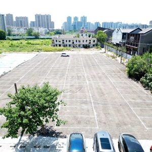 ���x�֖|ͣ܇������104��(g��)ͣ܇λ