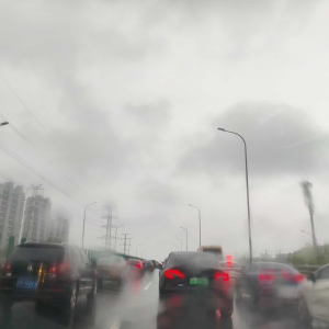 ܽ�ؿ���·������^�£�������һ����ͣ��������Ƕ�����60��ɵ�������׌�˟o�Z��