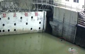 �¾���ˮ���������ϡ���ʿ����