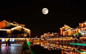 ҹ���L�ܹŽ֣������@ɺ��̧����һ݆�M�������H