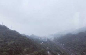 �F��·���S�ģ��M��볚裡���F�ܲ��_