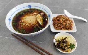 �؇�ֻ���@�ڳ����棬�B��һ�ܶ�������