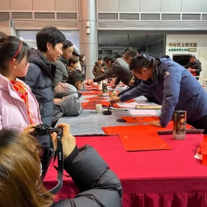 �����գ��ʹ�(li��n)��~