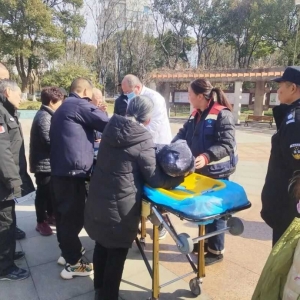 �������e������������s���F��